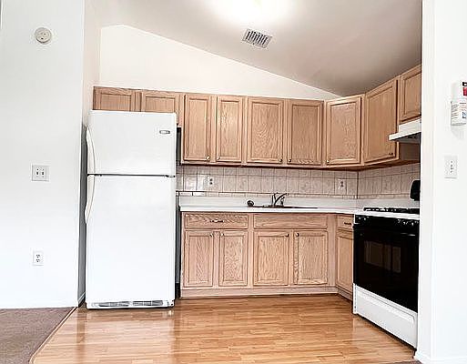 5th image of 3672 Varian Ave Floor 2