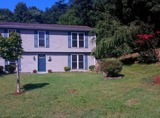 3141 Glenmont Dr, Roanoke, VA 24018