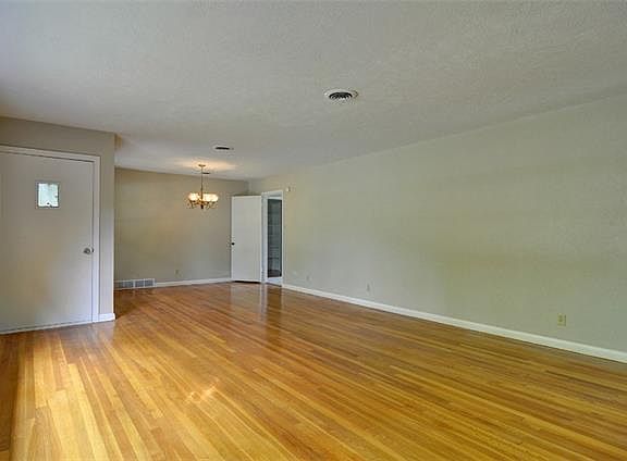 5th image of 7313 Deville Dr