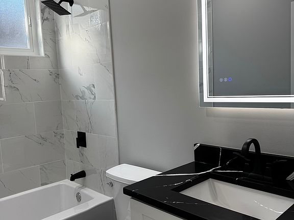 3rd image of 3806 W Ohio St #2