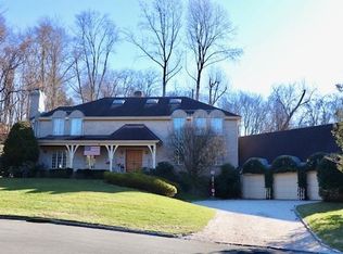 7 Love Ln, Harrison, NY 10528