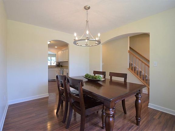 4th image of 8993 Merryvale Dr