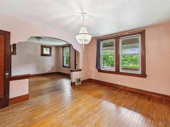 4th image of 4664 Dewey Ave