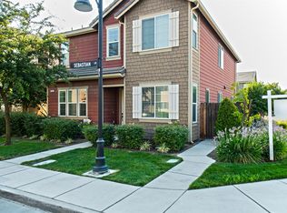 5504 N Sebastian Ln, Fresno, CA