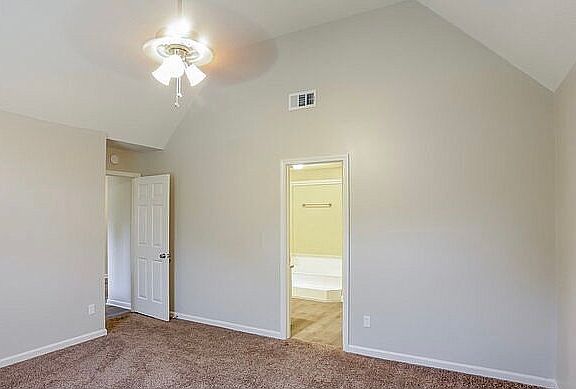 5th image of 4030 Glenroy Dr