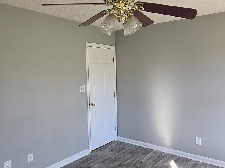 515 Killeen Rd — Photo 8