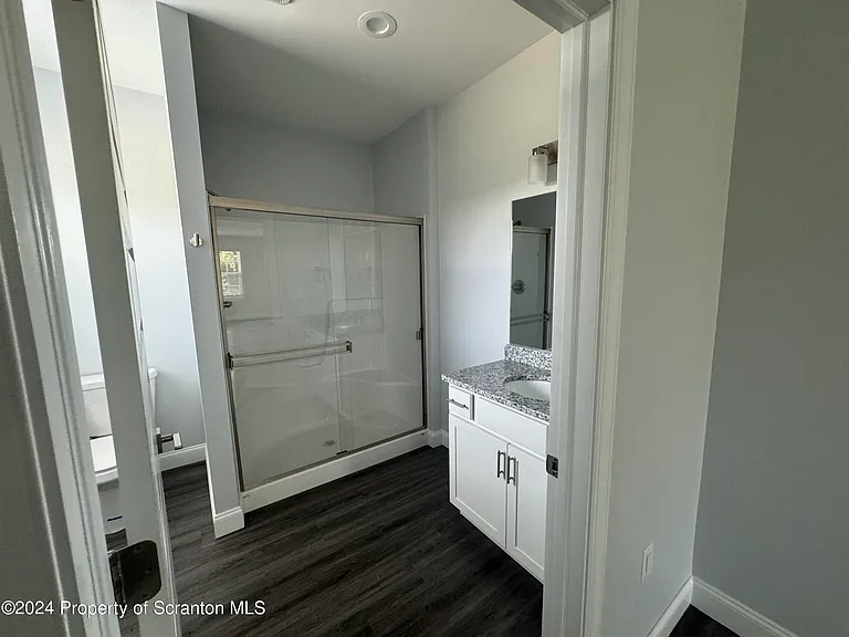 101 Circle Dr — Photo 31