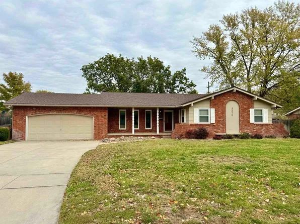 3210 Northwestern Ave, Hutchinson, KS 67502