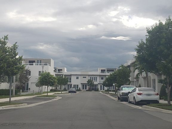 5th image of 6420 NW 104th Ct
