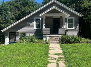 6110 Manderson St, Omaha, NE 68104