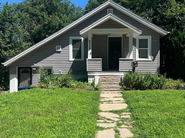 6110 Manderson St, Omaha, NE 68104