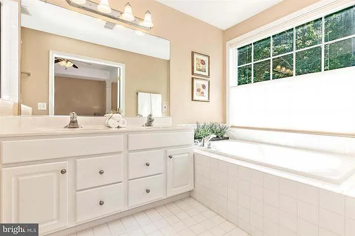 19411 Rayfield Dr — Photo 14