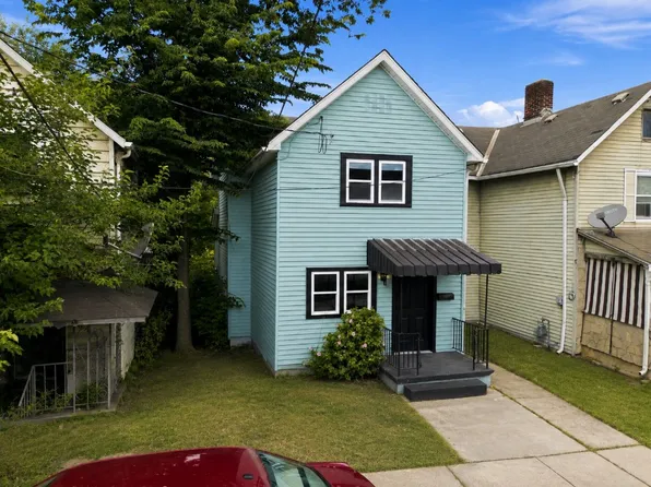 20 Greenwich St, Natrona Heights, PA 15065
