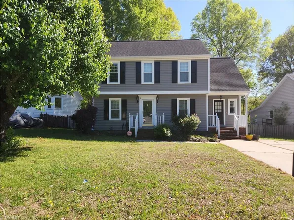 4901 Chimney Springs Dr, Greensboro, NC 27407