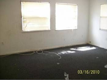 3rd image of 2921 NW 24th St