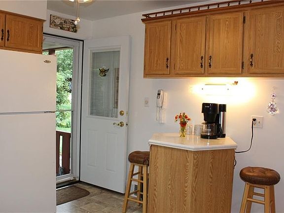 5th image of 152 Stotler Dr