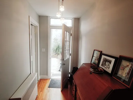 Rented by Compass | media 22