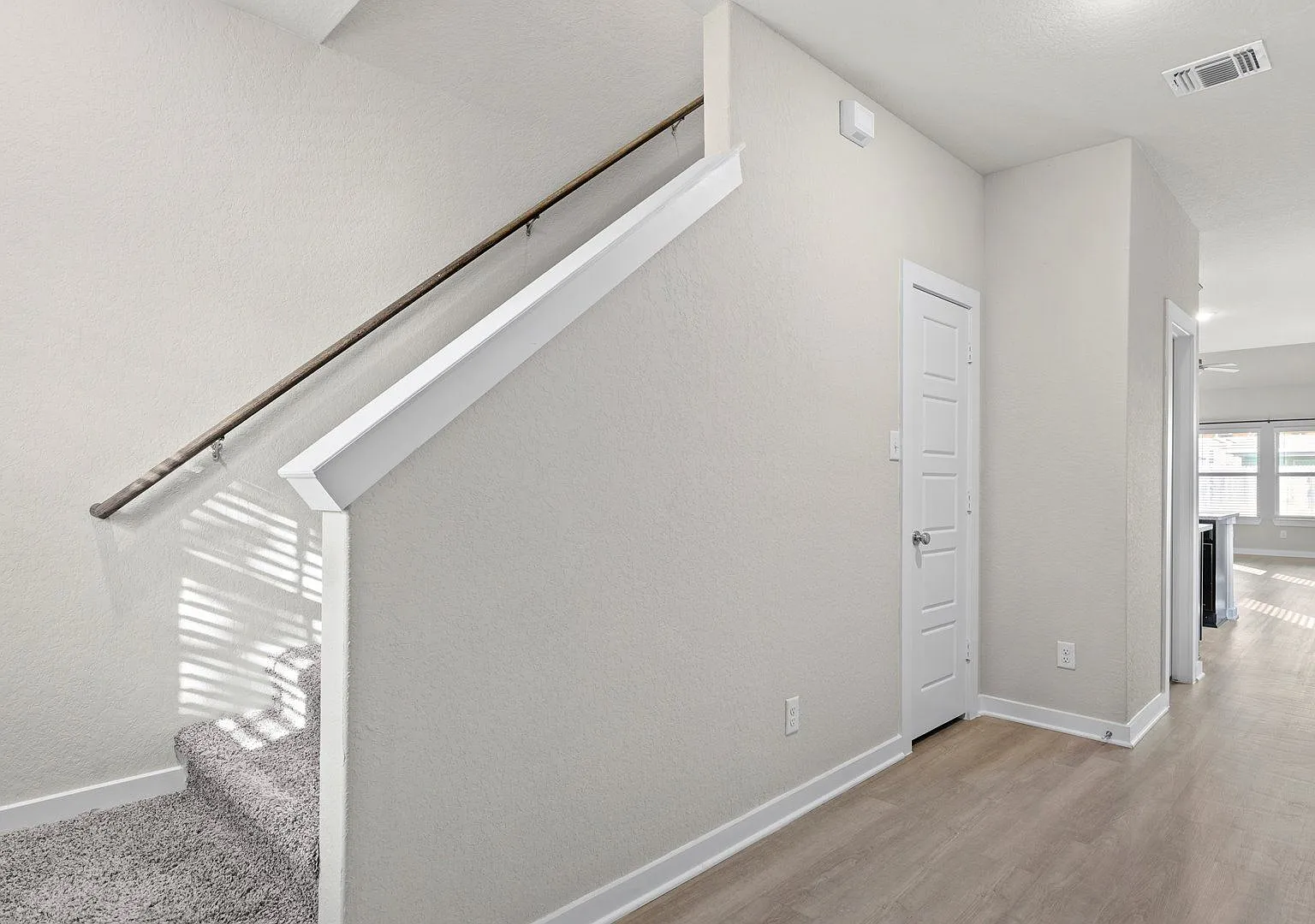 4 bedrooms, 2.5 bathrooms in Winding Brook community — Photo 2