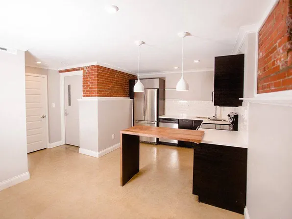 Maybelle-Montrose, 1012 SE 2nd St, Evansville, IN 47713