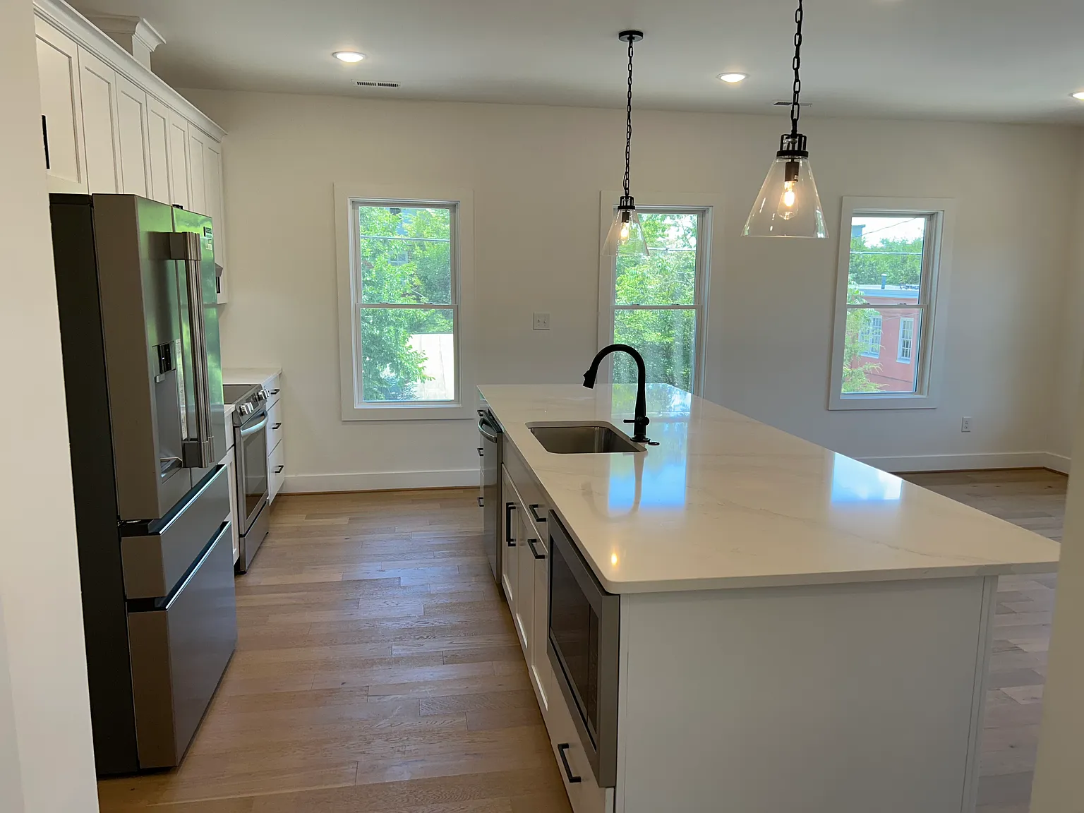 3 bed, 1538 sqft, $2,400 — Photo 3