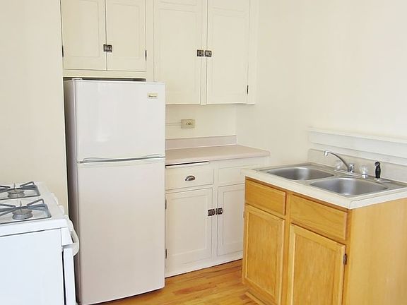 4th image of 1209 Pennsylvania St APT C