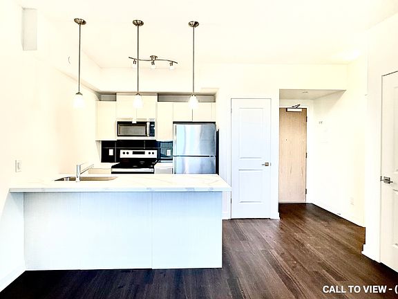 2nd image of 2825 Jane St #1105
