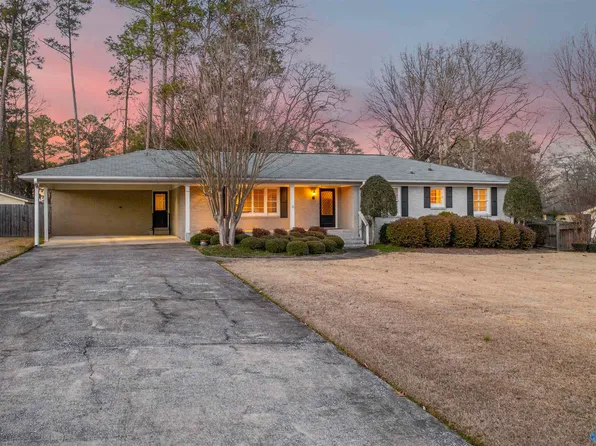 217 Brookhaven Dr, Gadsden, AL 35901