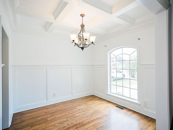 Formal Dinning or Office
