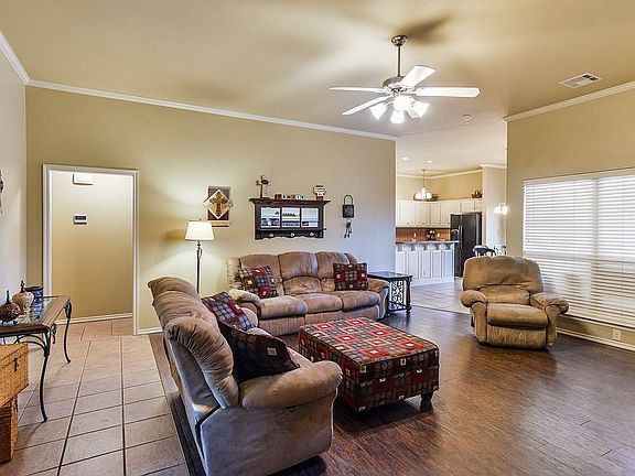 2nd image of 17020 Hardwood Pl