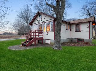 1400 Bailie Beach Rd, Mattituck, NY 11952