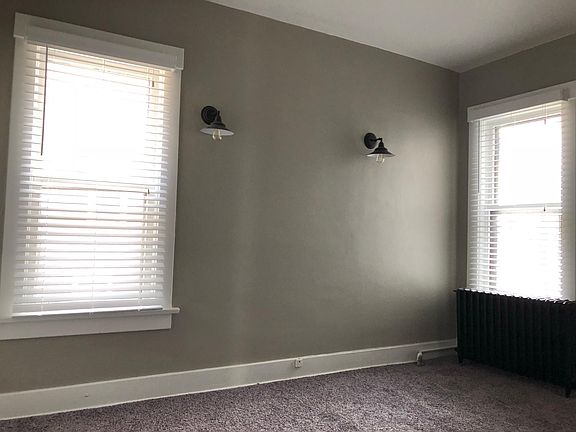 3rd image of 810 W Washington Blvd #3