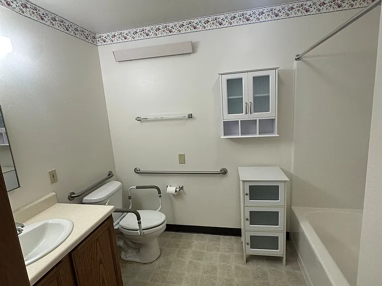 315 Birch Ave SW — Photo 5