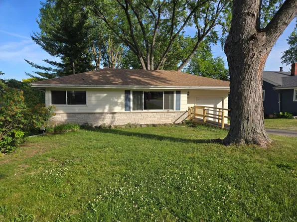 4209 Ponca St, McHenry, IL 60050
