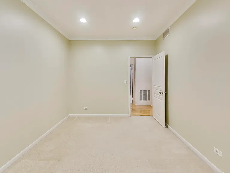 501 Tuscany Dr — Photo 16