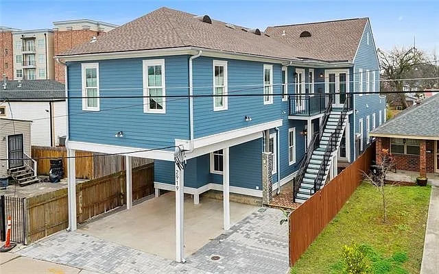 2 bed, 1.0 bath, 800 sqft, $1,600 — Photo 1