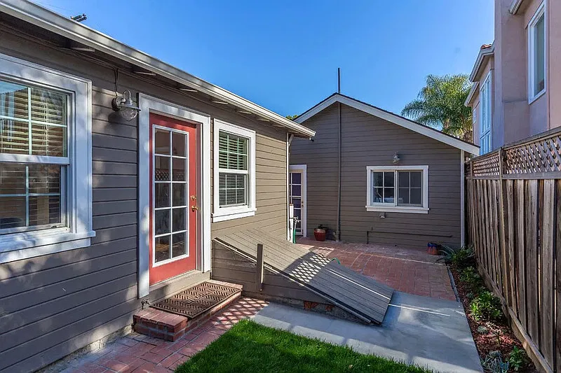1 bed, 1.0 bath, 617 sqft, $2,200 — Photo 2