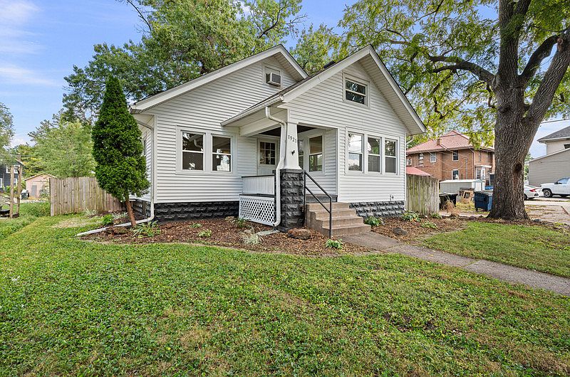 1st image of 1921 Lillie Ave