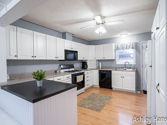 4th image of 12938 Pine Island Dr NE