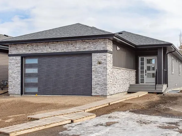 17 N Tindale Pl, Red Deer, AB T4P 0T8