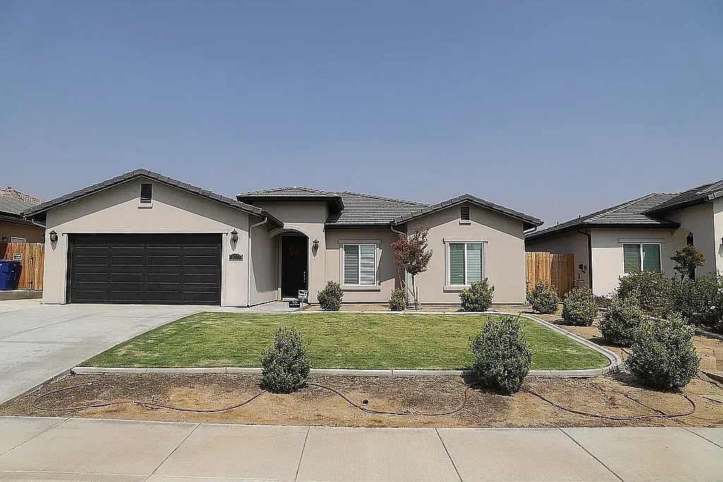 Barbeau Peak Dr, Bakersfield — Photo 1
