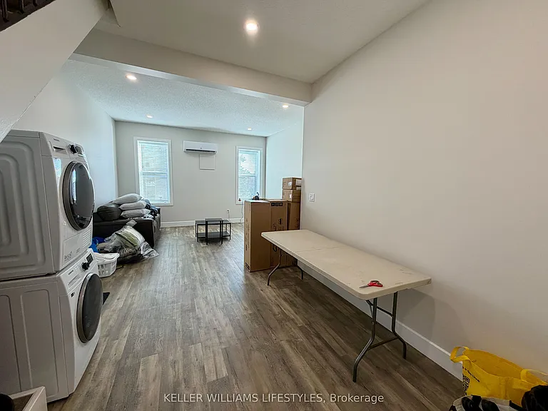 537 Talbot St #6 — Photo 13