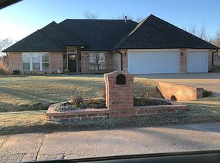 13100 SW 10th St, Yukon, OK 73099