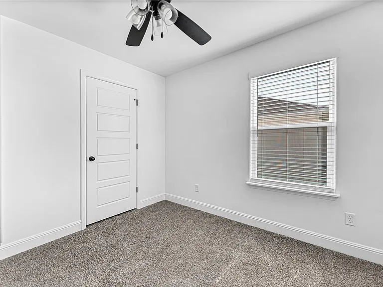 2070 Wildflower Dr — Photo 17