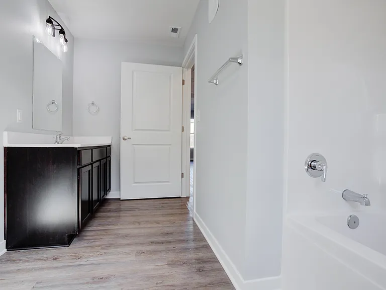 Cypress Point Apartments — Photo 21