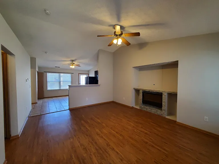 1803 Canopy Ln — Photo 7
