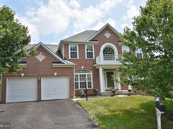 2nd image of 8223 Edgehill Ln