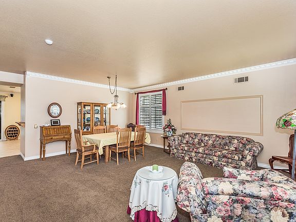 3rd image of 38220 Augusta Dr