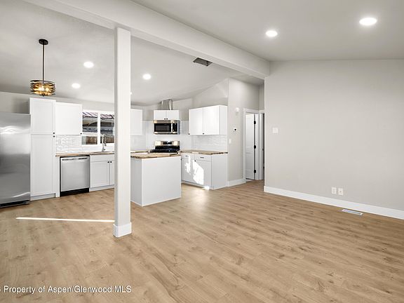 4th image of 138 N 7th St
