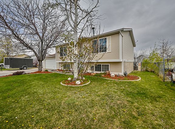 3rd image of 6093 S Woodsborough Way W
