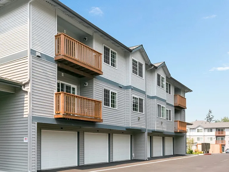 Taylor Creek Apartments — Photo 11